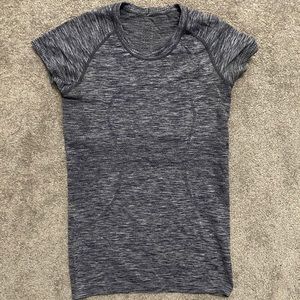 Lululemon swiftly top